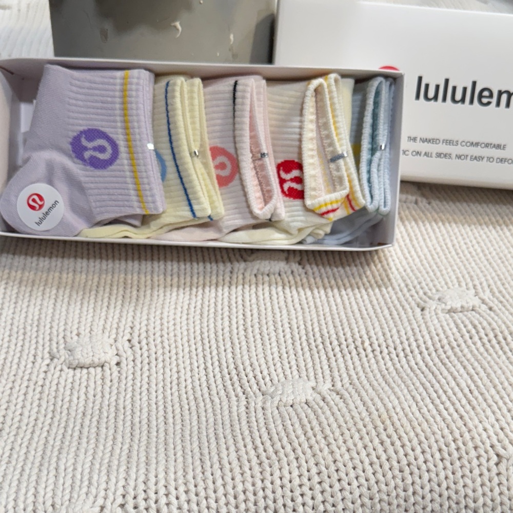 lululemon athletica womans Pastel Athletic Socks - Picture 2 of 4